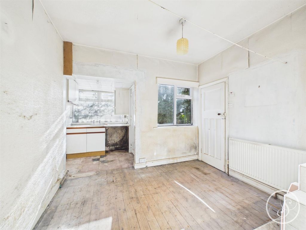 Property photo 3 of 11 Kitchen/Diner
