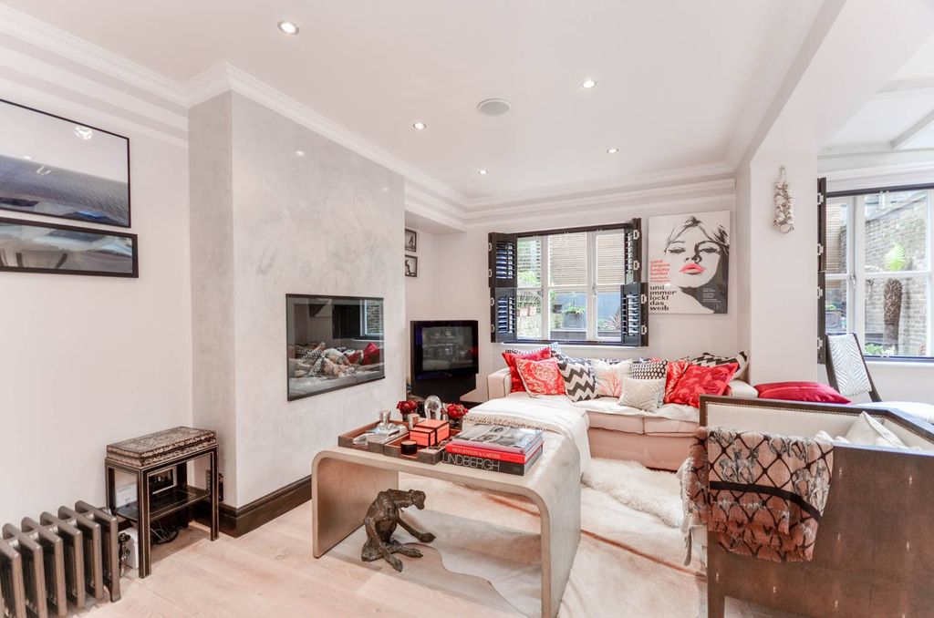 Property photo 2 of 24