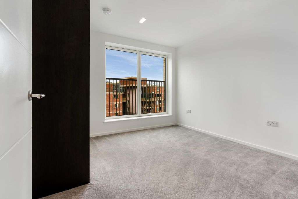 Property photo 3 of 5