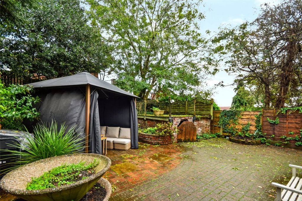 Property photo 3 of 28 Picture No. 23