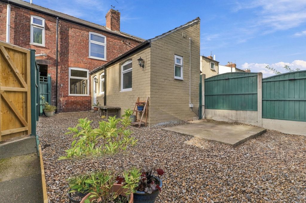 Property photo 3 of 23