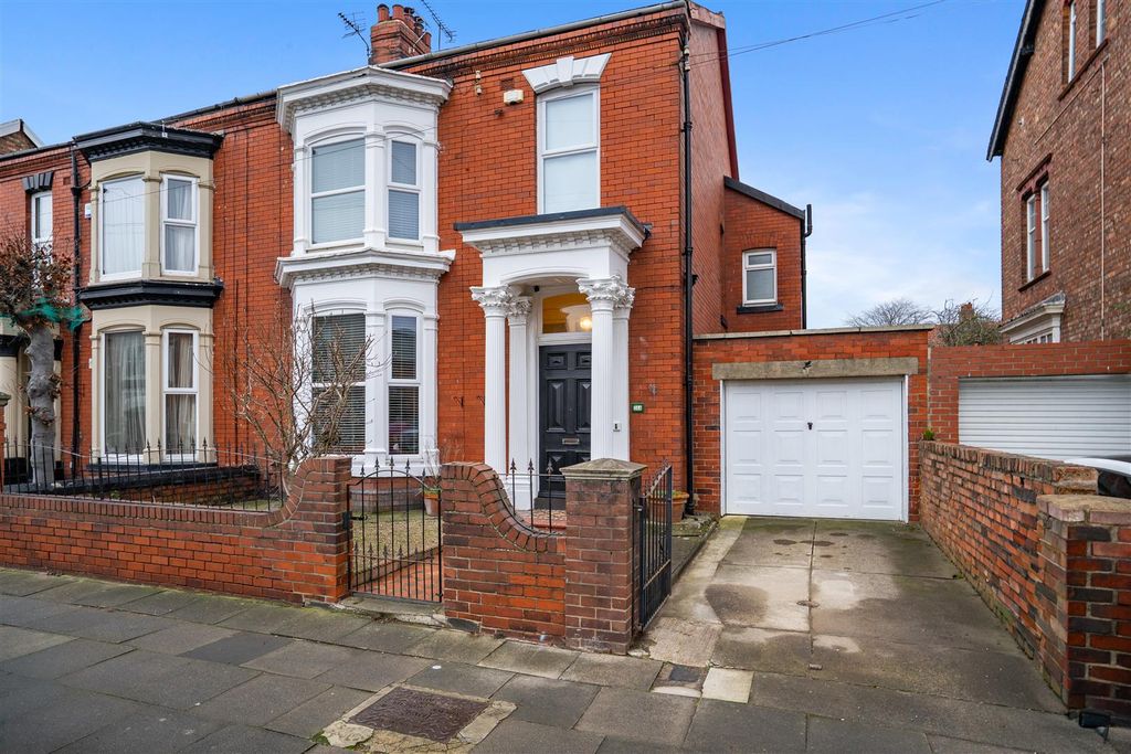 Property photo 1 of 29