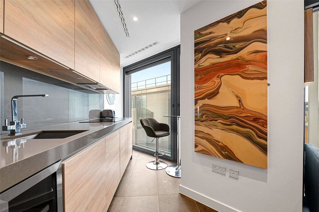 Property photo 3 of 12 Kitchen