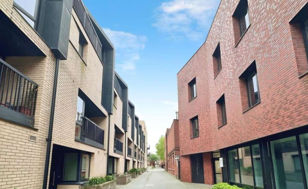 Property photo 1 of 5