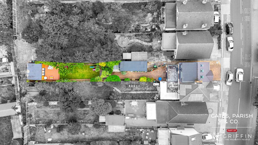 Property photo 2 of 33 33Dji202507281257000245d