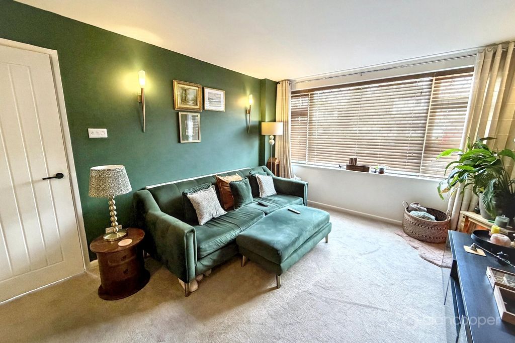 Property photo 3 of 24 5289995