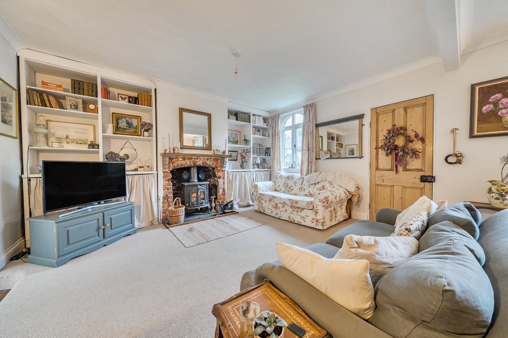 Property photo 3 of 28