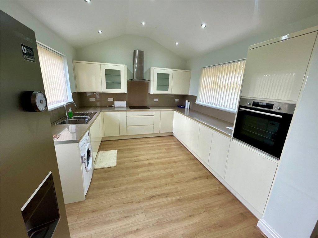 Property photo 2 of 17 Picture No. 25