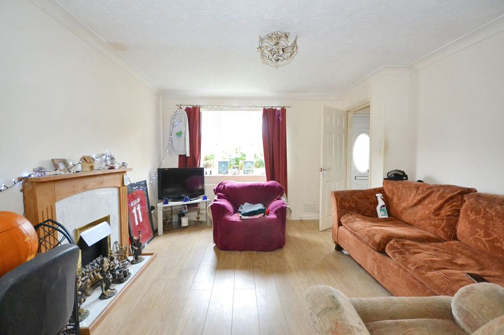 Property photo 3 of 11