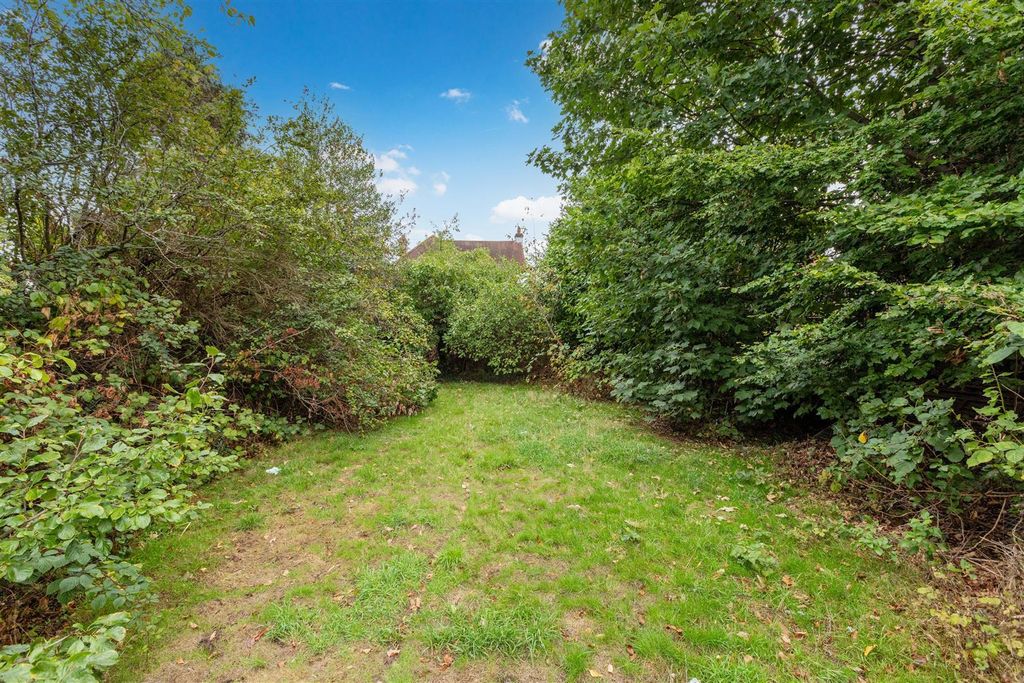 Property photo 2 of 12 Garden.Jpg