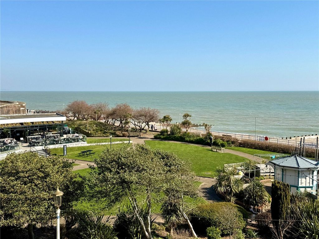 Property photo 2 of 28 Picture No. 82