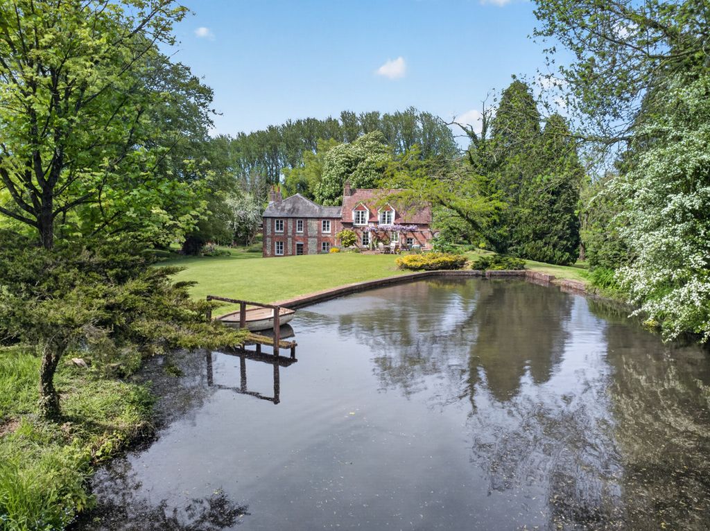 Property photo 1 of 40