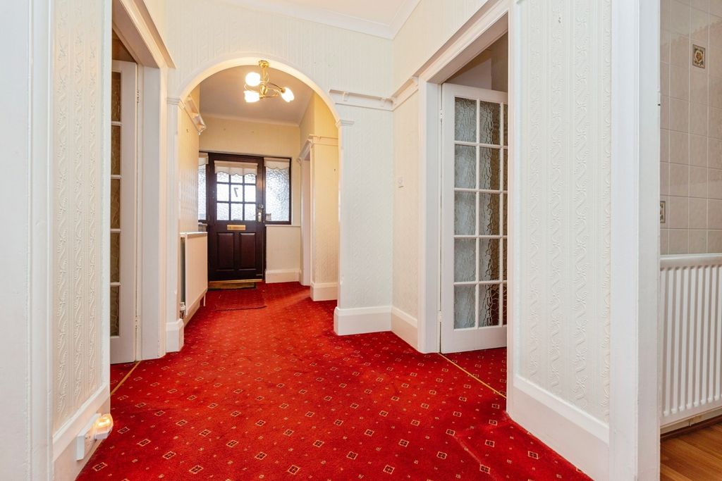 Property photo 2 of 16 Photo