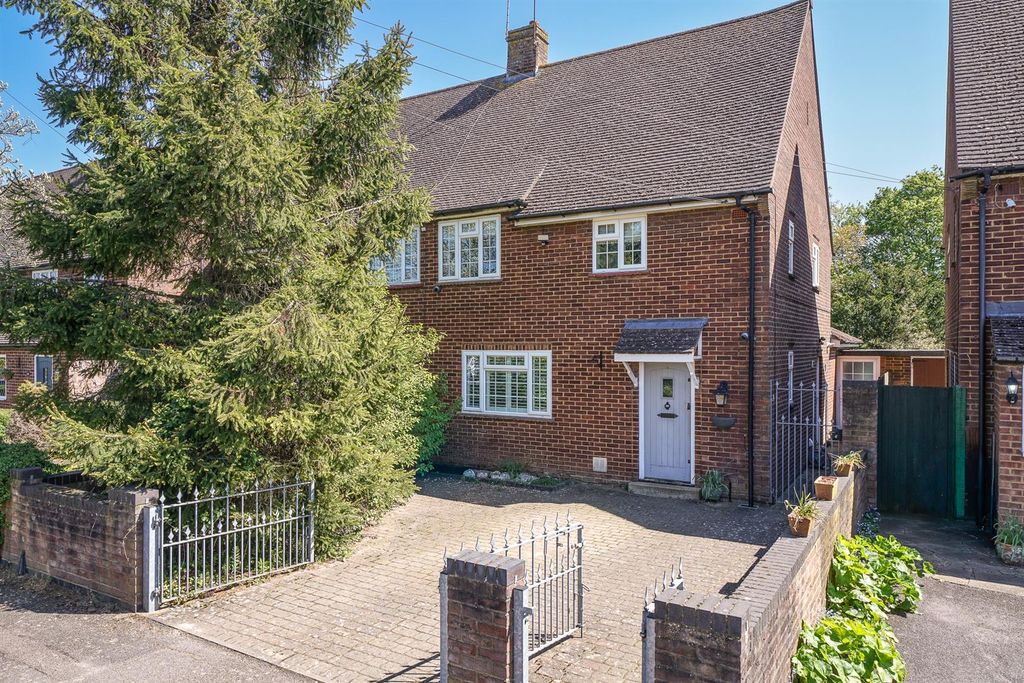 Property photo 1 of 32 10-Hillcrest-Road-1001.Jpg