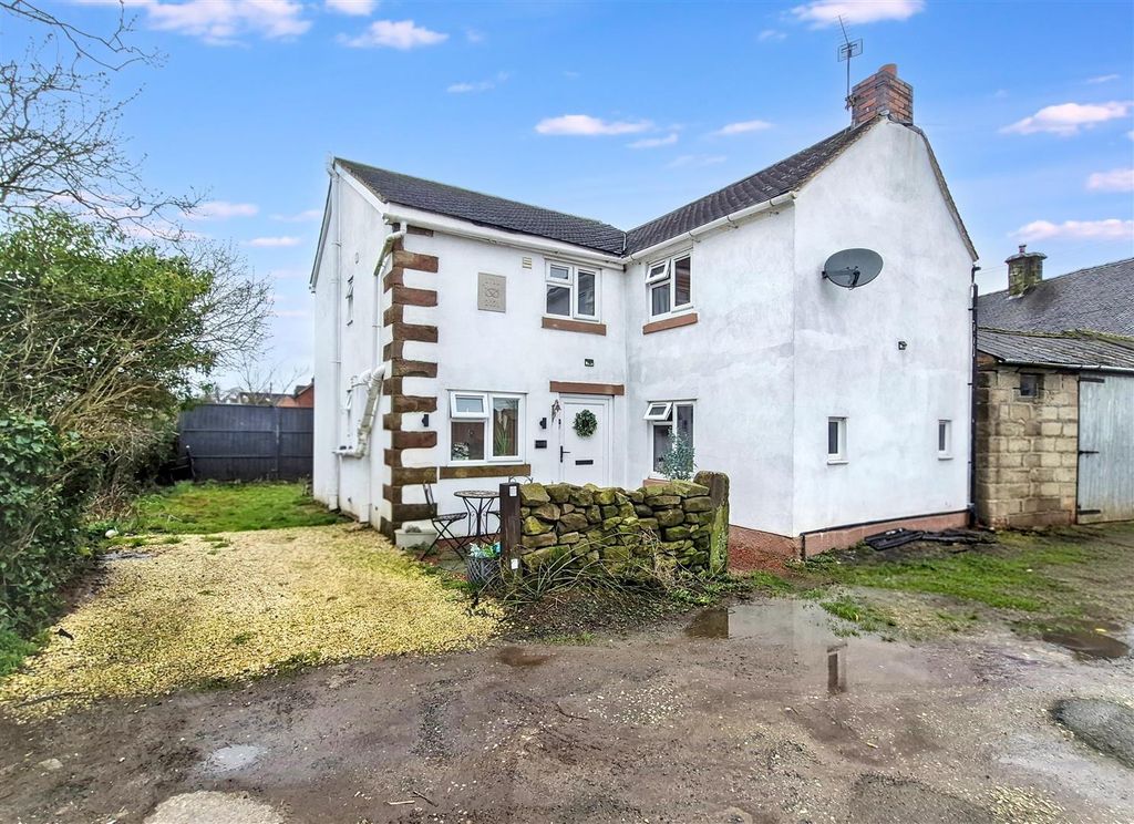 Property photo 1 of 49 The Hutch
