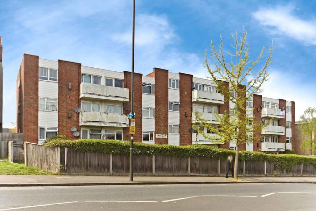 Property photo 2 of 12