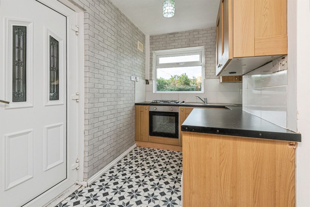 Property photo 3 of 15