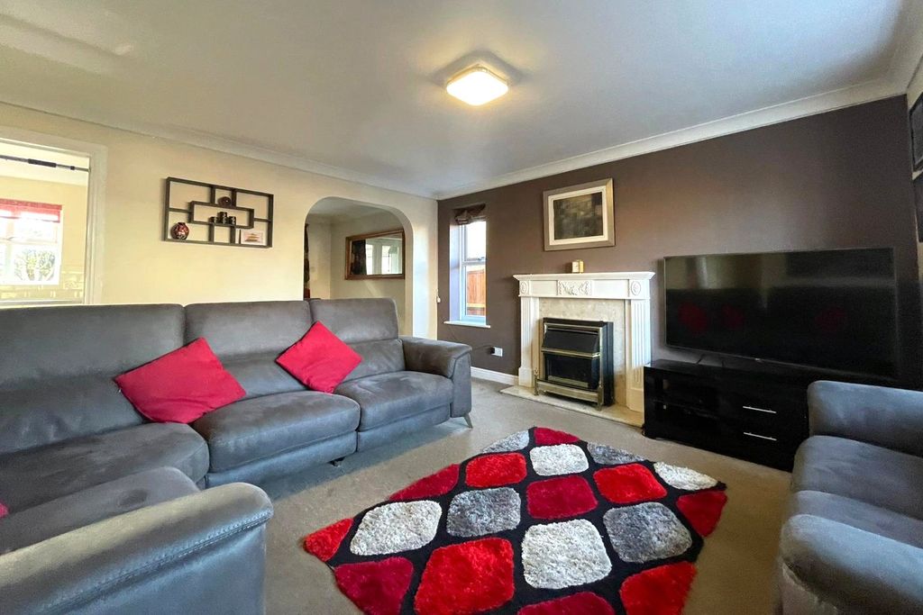 Property photo 3 of 17 Picture No. 02