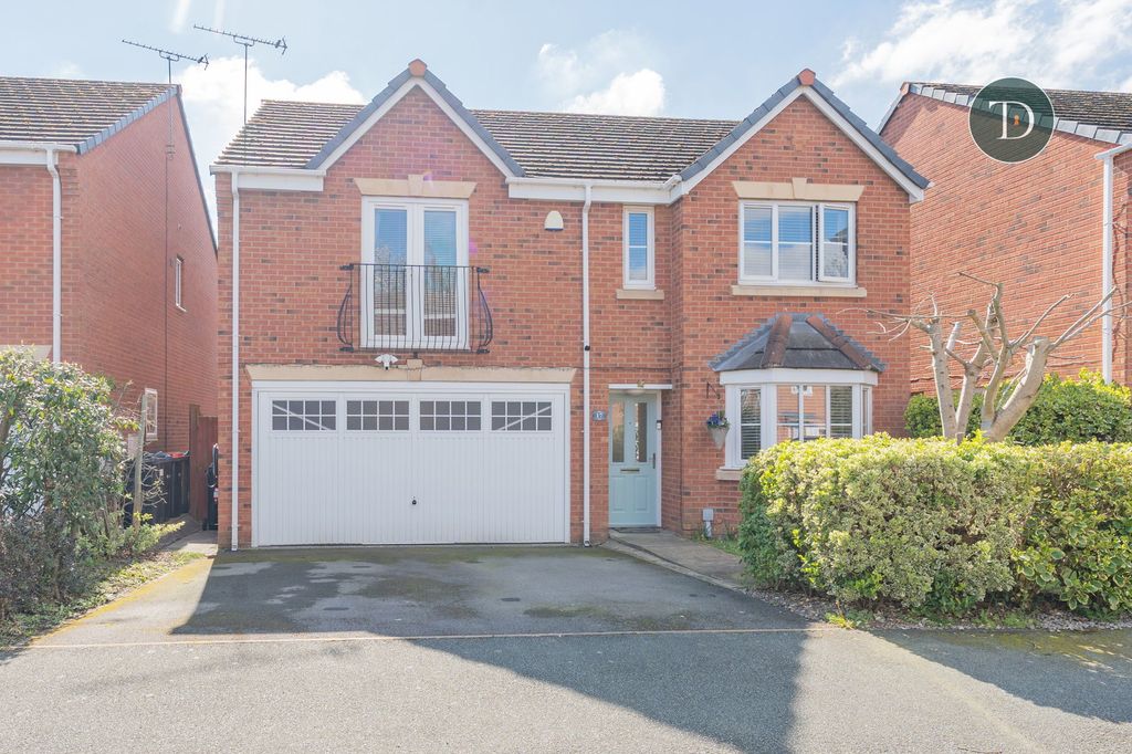 Property photo 1 of 32