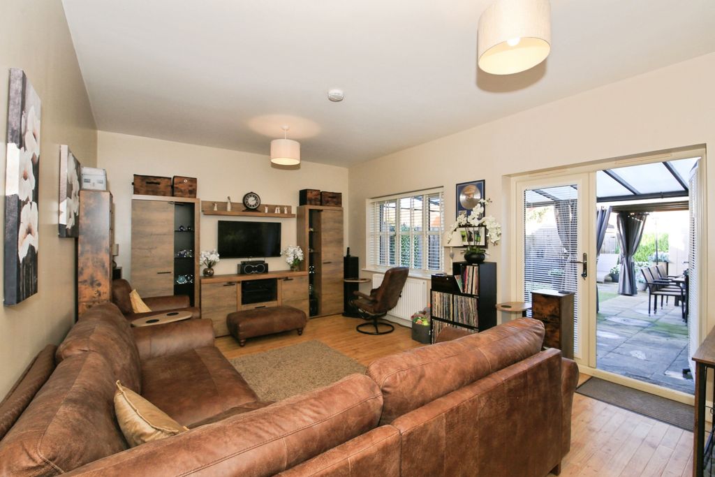 Property photo 3 of 17 Img_1257