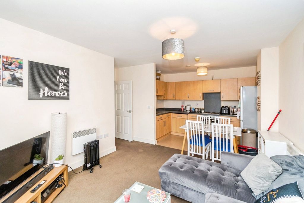 Property photo 2 of 10 Pbox-Img.Jpg