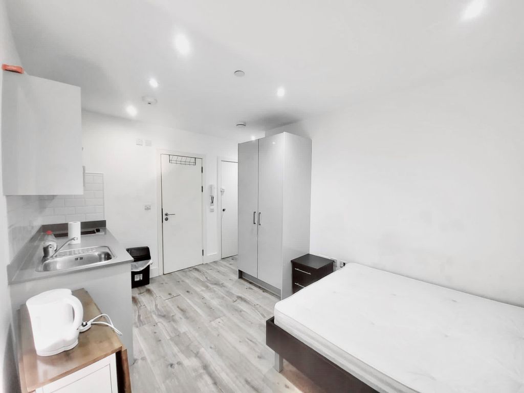 Property photo 3 of 5 Gallery