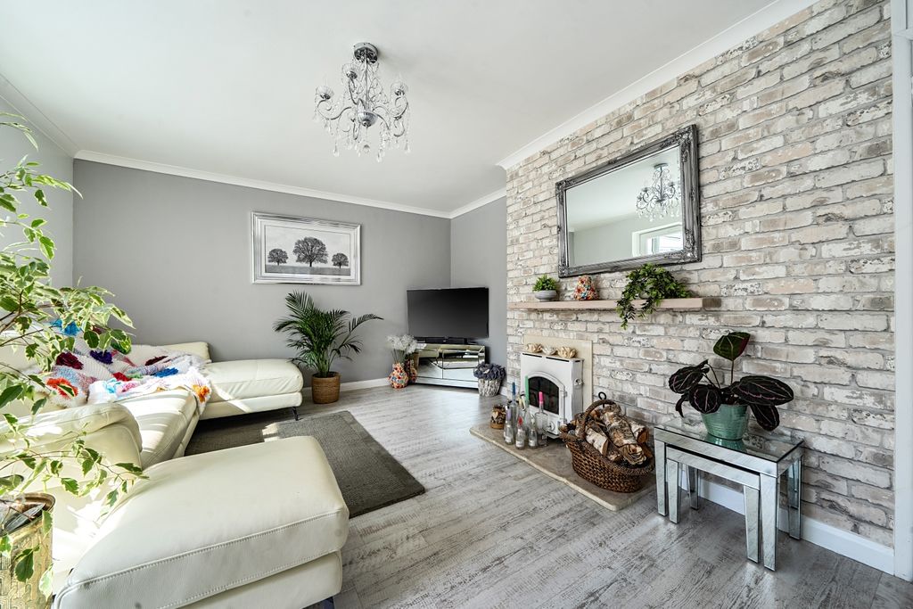 Property photo 3 of 21 1440729-12-69d630Be05Aa4