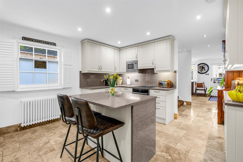 Property photo 3 of 43 Internal-7.Jpg