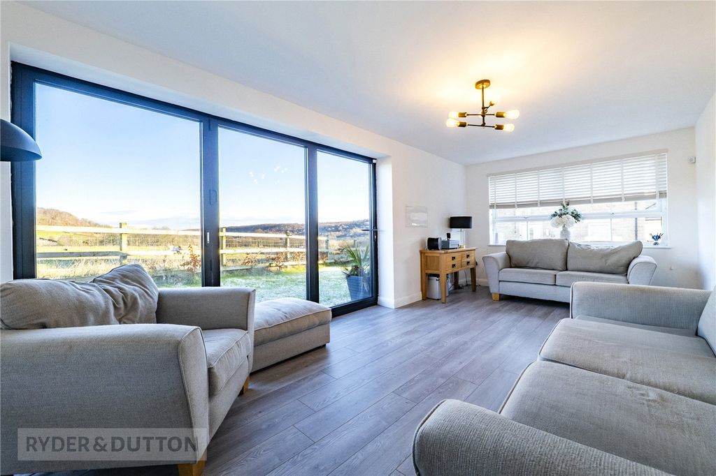 Property photo 2 of 24 Snug