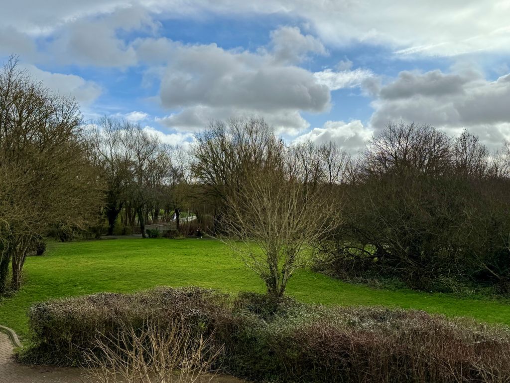 Property photo 3 of 17 Newbarrieview