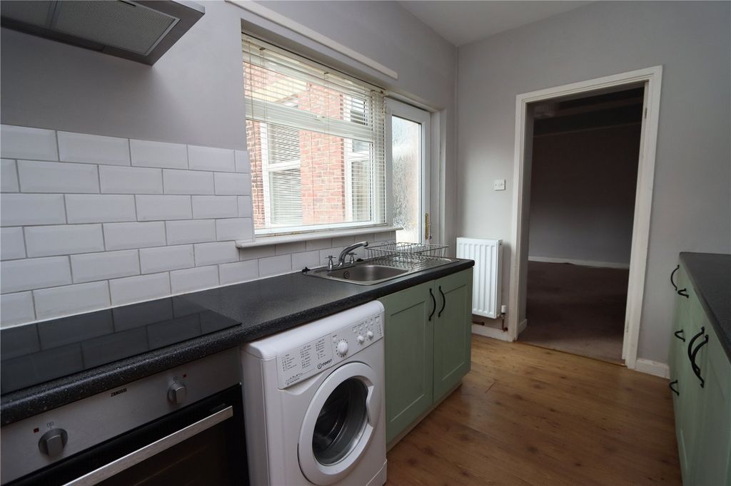 Property photo 3 of 8 Picture No. 12