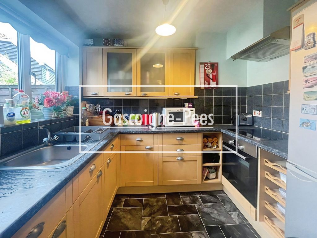 Property photo 2 of 8