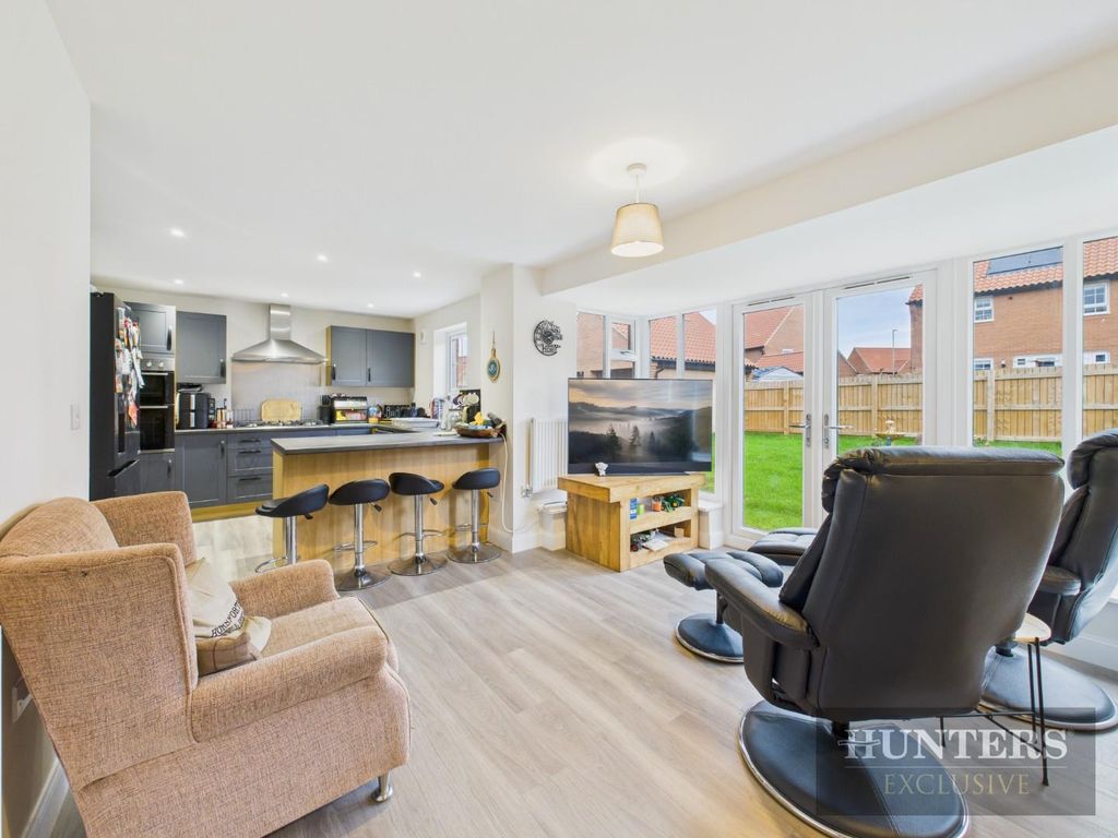 Property photo 2 of 25 Cam05316G0-Pr0246-Still028.Jpg