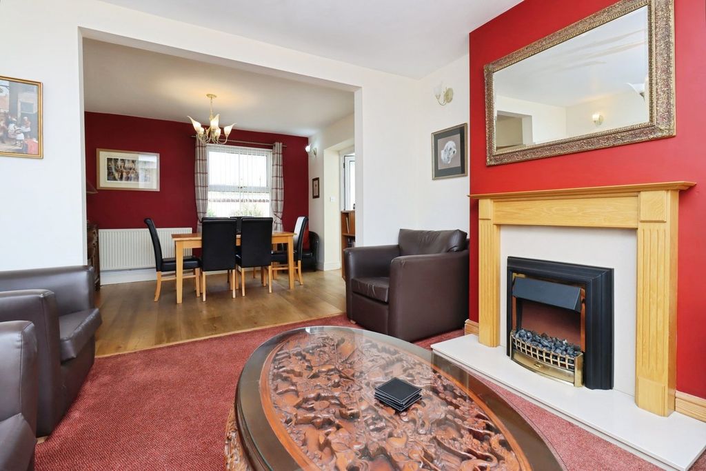 Property photo 2 of 23