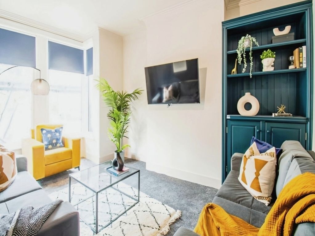 Property photo 1 of 8 Lrg_0Ae42Fad-106288_