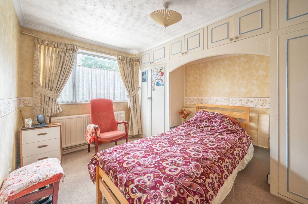 Property photo 3 of 5