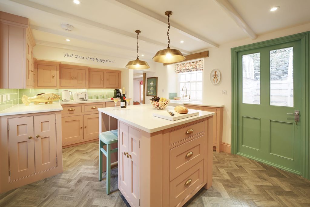 Property photo 1 of 16 Rose Cottage