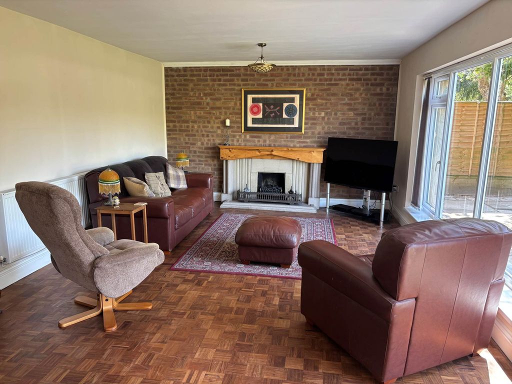 Property photo 2 of 9