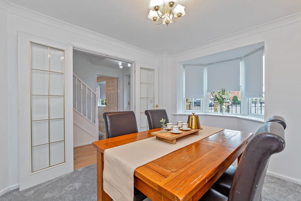 Property photo 3 of 33 43Bruneldrive-19