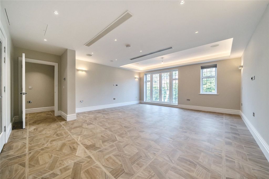 Property photo 2 of 12 Picture No. 02