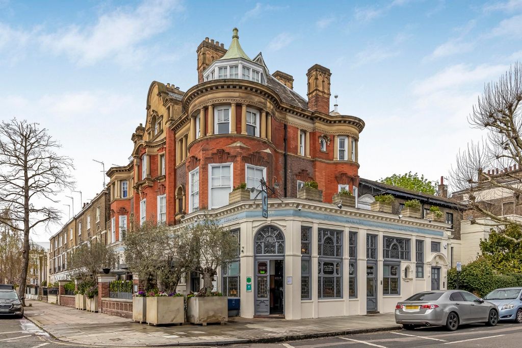 Property photo 1 of 13 External