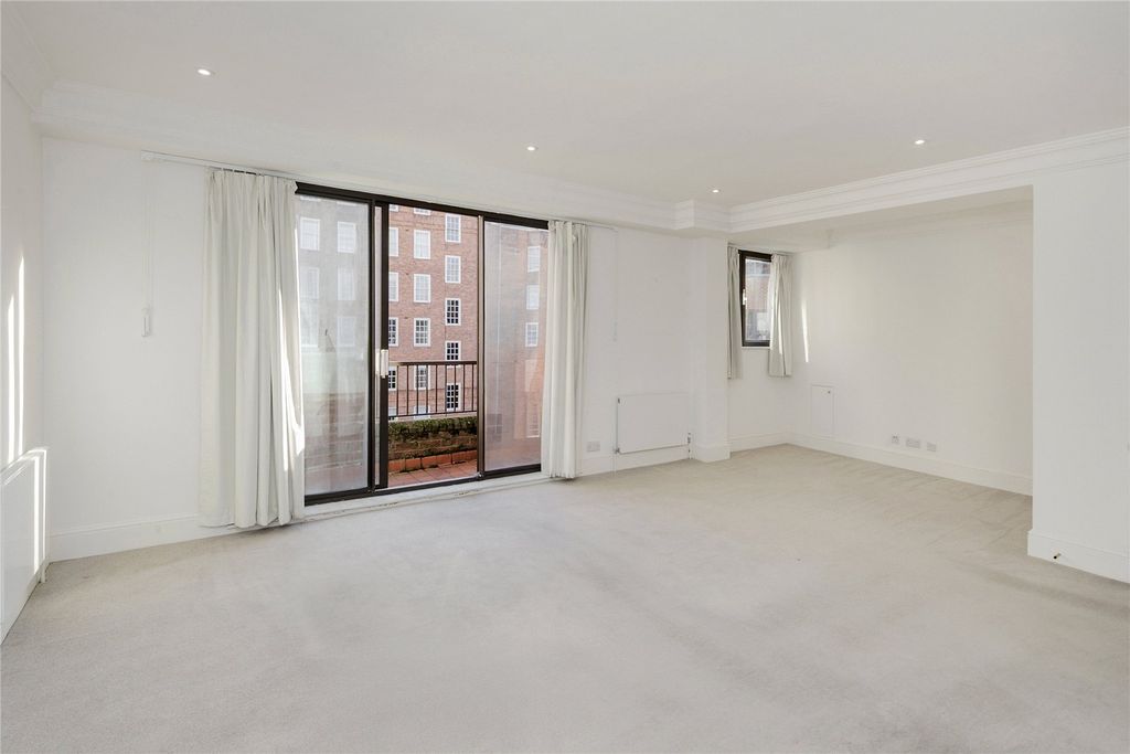 Property photo 2 of 20 Reception