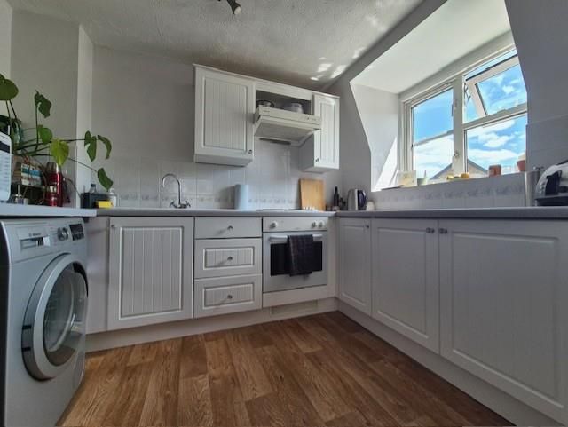 Property photo 2 of 11 Kitchen