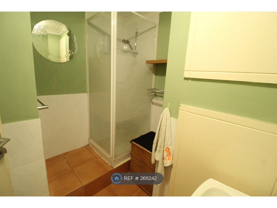 Property photo 3 of 9 Shower
