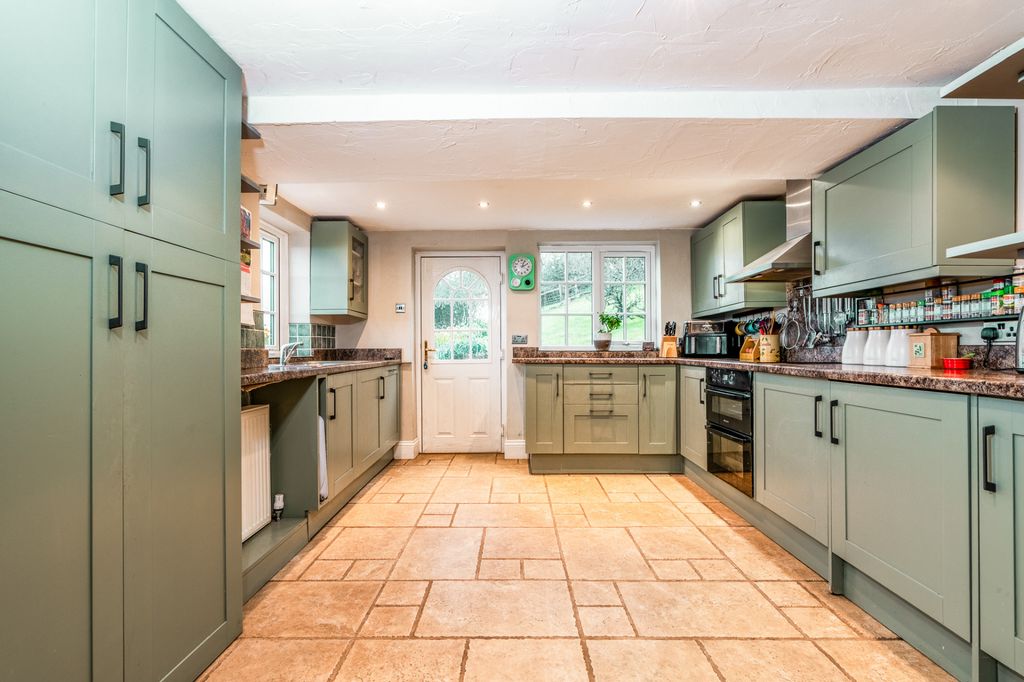 Property photo 3 of 30