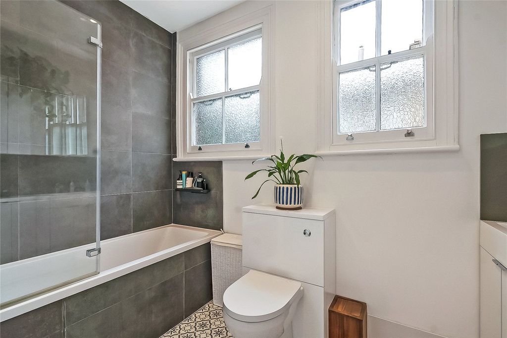 Property photo 2 of 12 Bathroom
