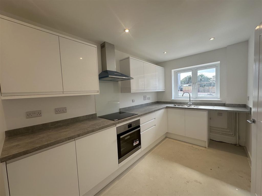 Property photo 2 of 15 Plot 375 Kitchen.Jpeg