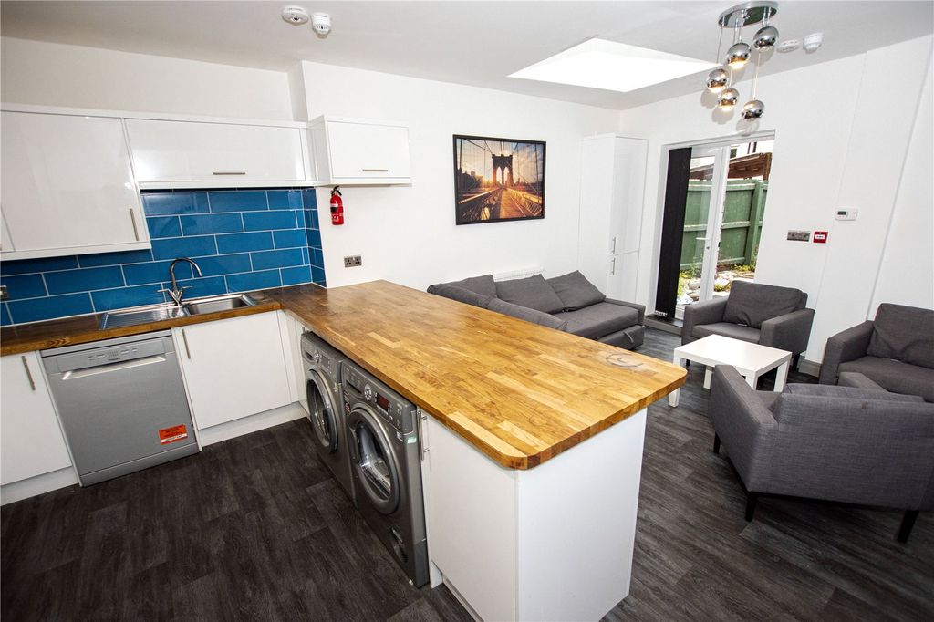 Property photo 3 of 18 Picture No. 04