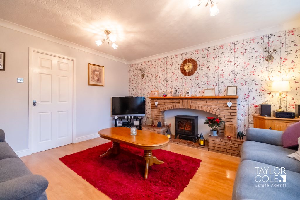 Property photo 2 of 30