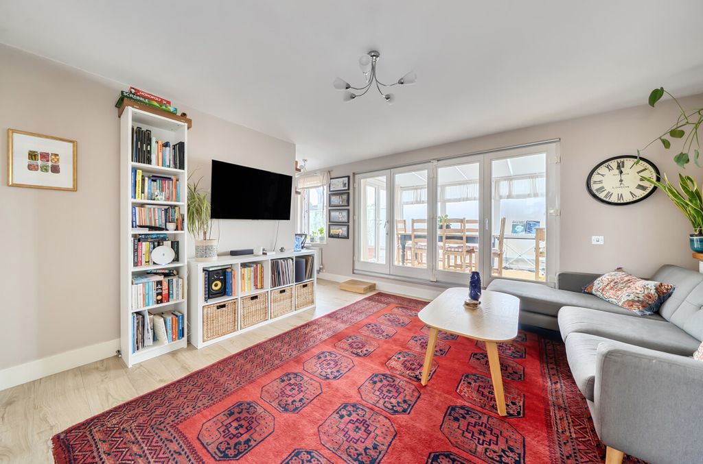 Property photo 2 of 18 1467730-8-6A1976E...